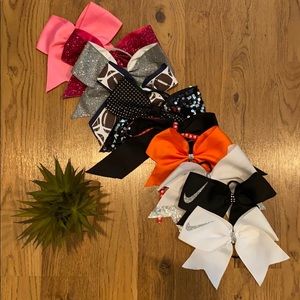 Bundle of 10 cheerleading bows